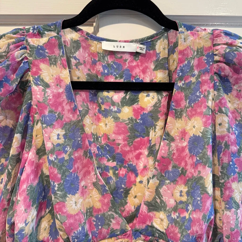 Lush Long Sleeve Floral V Neck‎ Ruched Crop Top Pink Blue Yellow Size Small - Image 2