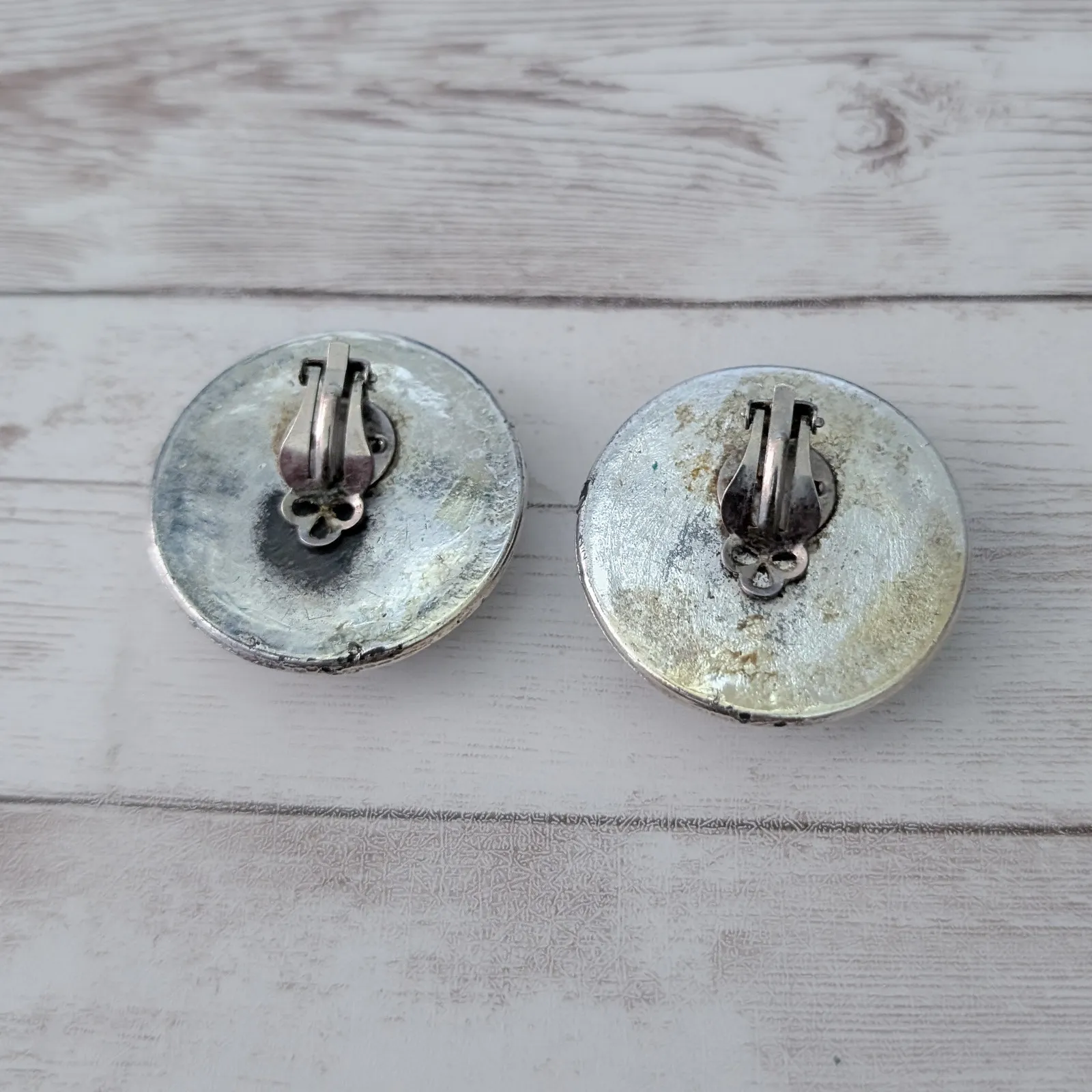 Vintage Clip On Earrings Speckled Midnight Tones with Gold Tone Halo - Image 6