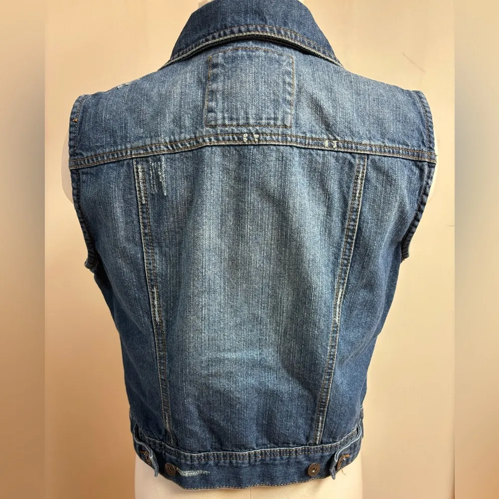 Mudd Denim Distressed Dark Wash Button up vest with pockets size L - Image 5