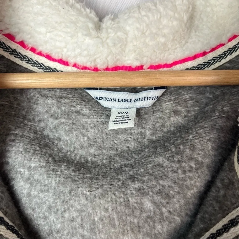 American Eagle AEO Gray Full Zip Aztec Trim Sherpa Lined Zip Jacket M - Image 3