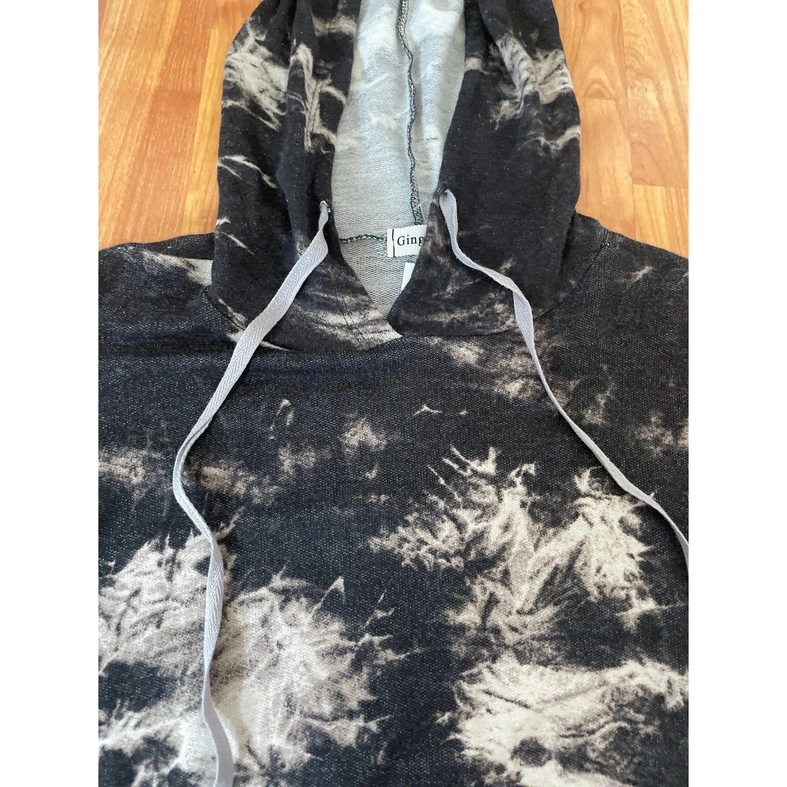 GINGER G BLACK GRAY TIE DYE SWEATER‎ HOODIE SIZE MEDIUM - Image 2