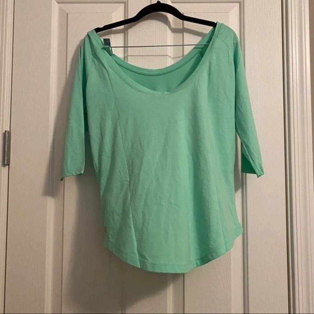 Fabletics  Shamrock Palisades Tee XS - Image 6
