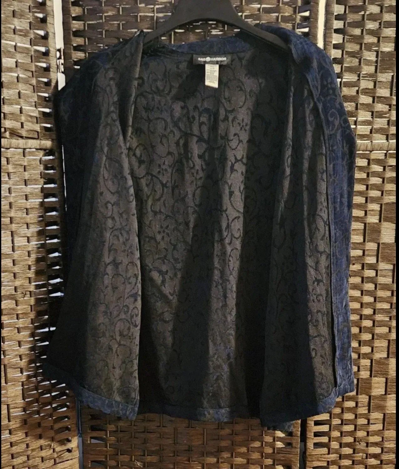 Seasonal Sensations:  Jacquard Print Blazer Jacket - Image 4