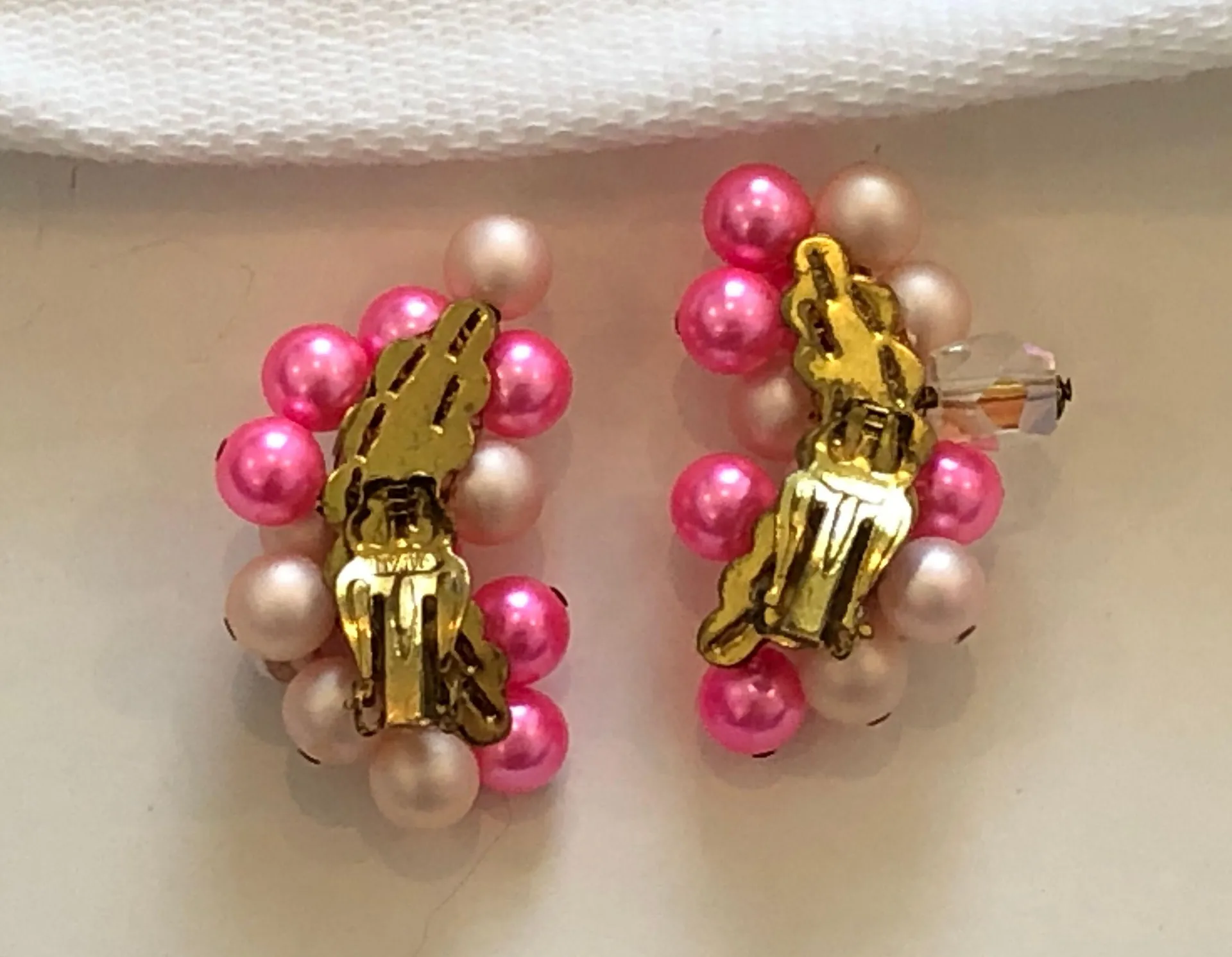 So Fantastic Signed Japan Vintage Pink Bead Cluster Clip On Earrings - Image 3