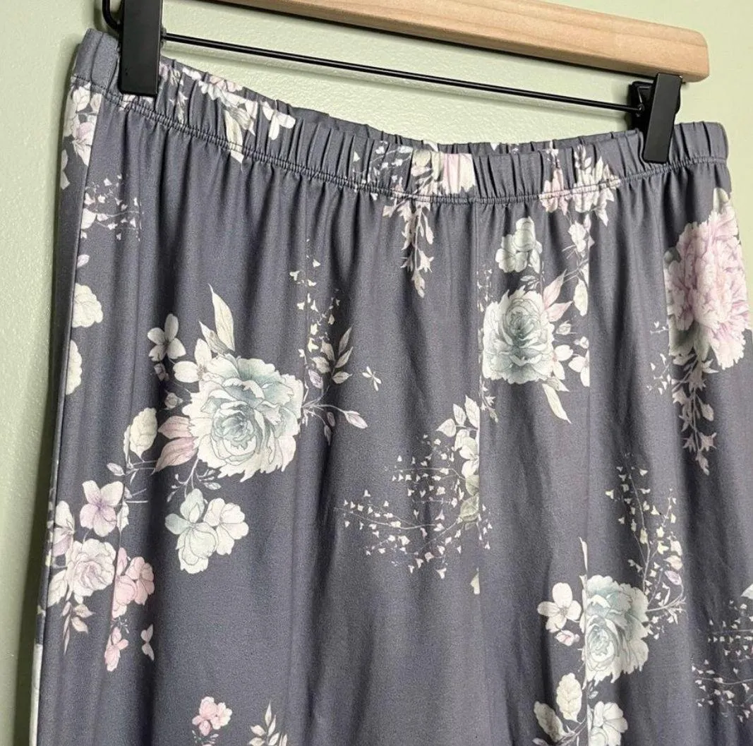 Flora Nikrozz Women’s Floral Pajama Set Pants Top Grey Pink Size Medium - Image 4