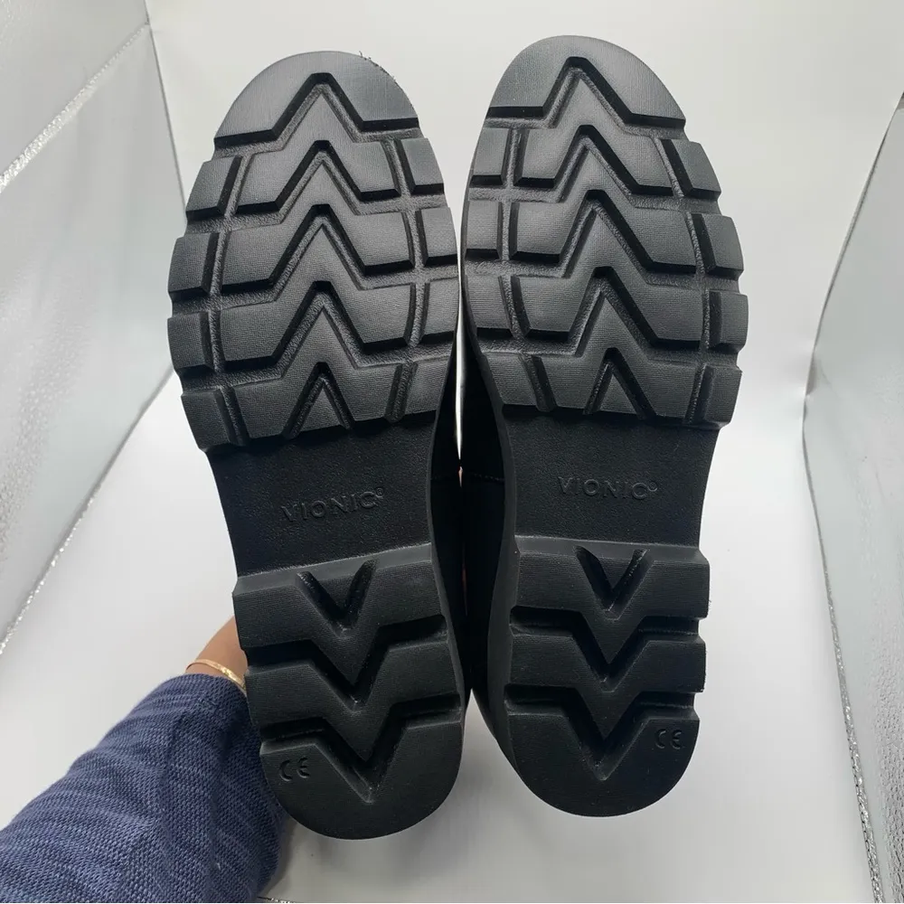 NWOB Vionic Womens Kensley Leather Slip On Loafers size 7 black leather 1083 - Image 9