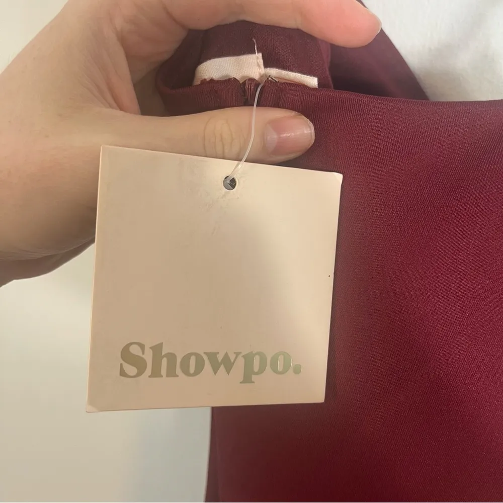 NWT Showpo Dare to Dream Maxi Dress Plunge Neck Split Leg Wine Red Size 4 - Image 5