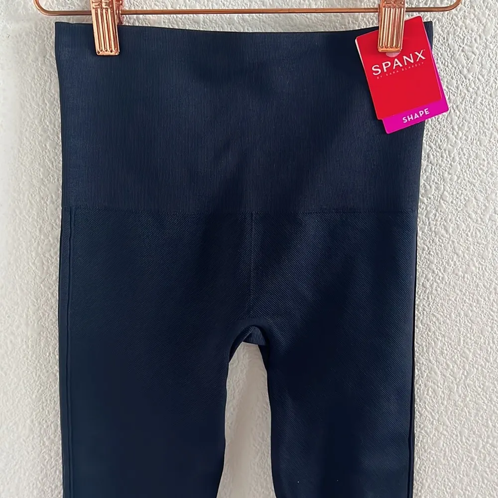 NWT Spanx Cropped Look at Me Now LAMN Legging Port Navy XS - Image 3