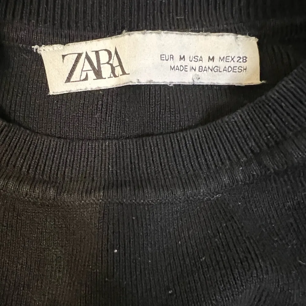Zara black high neck crop tank top size medium - Image 2