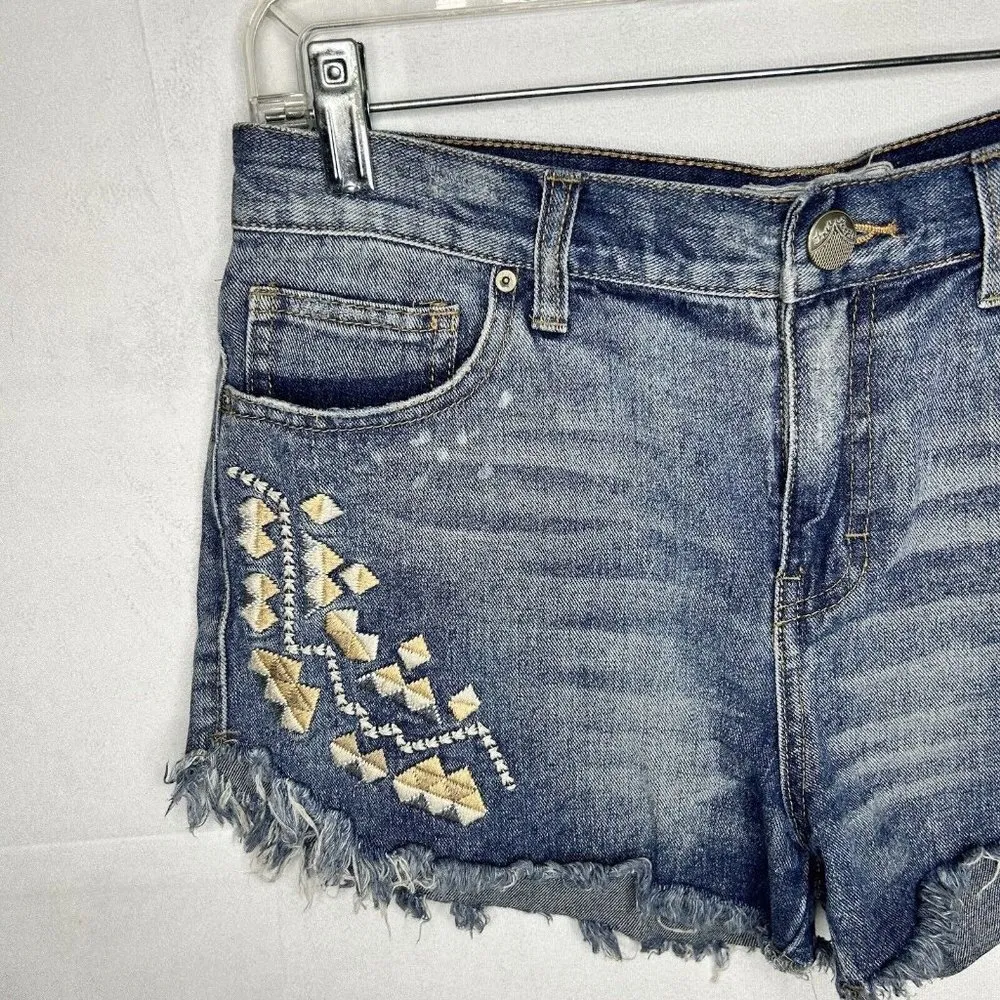 Free People Tulum Medium Wash Cut-Off Denim Jean Festival Embroidered Shorts 28 - Image 2