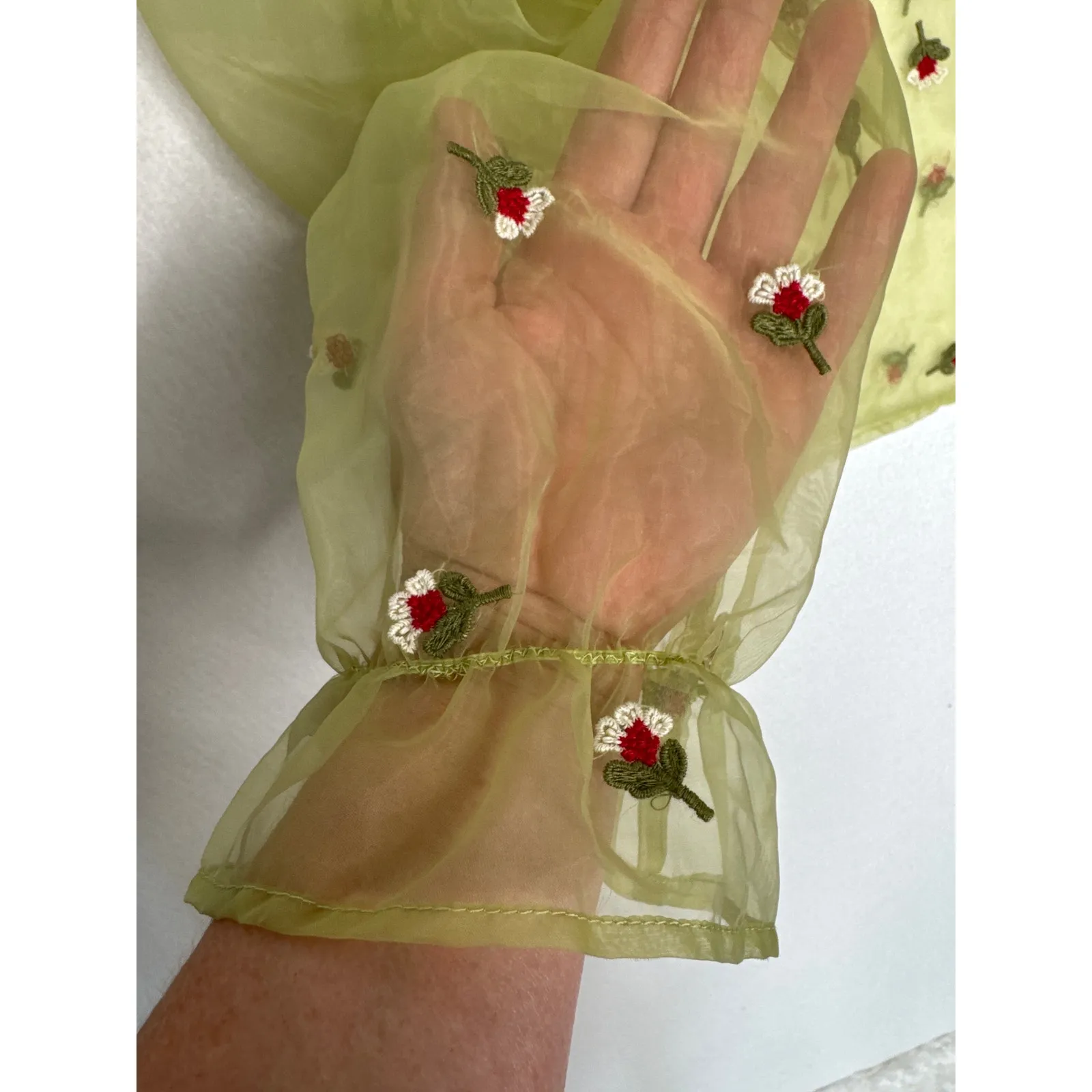 Zara sheer sexy green Embroidered Organza blouse with red roses medium - Image 6