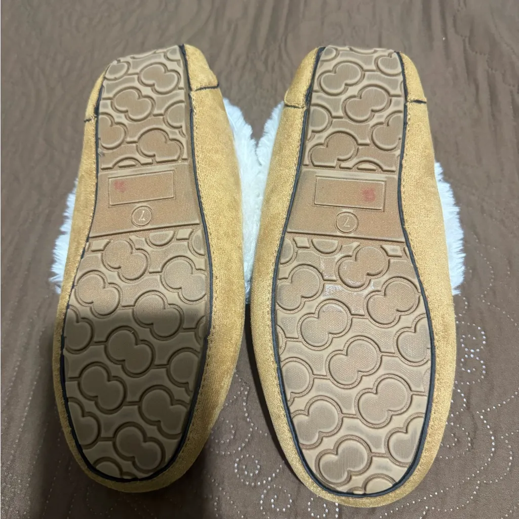 Porland boot company Women's Tan Suede Slippers Yellow Size 7 - Image 4