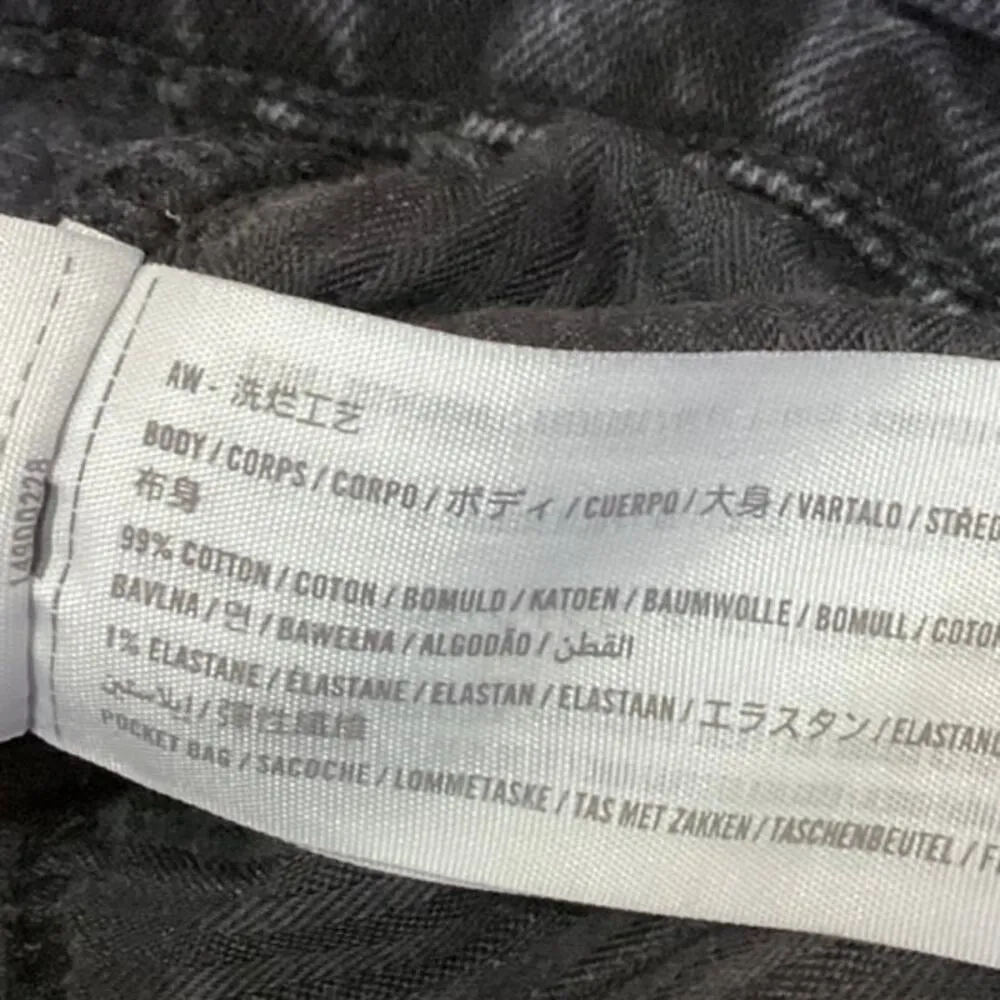 Abercrombie & Fitch Black High Waist Raw Hem Mom Denim Jean Shorts Size 30 - Image 5