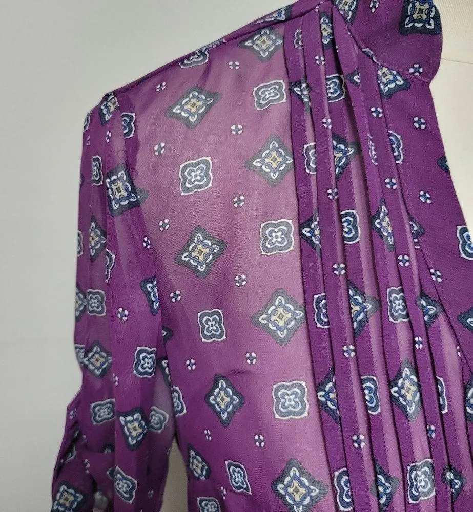 Charlotte Russe plum geo pintuck babydoll button down size small - Image 2