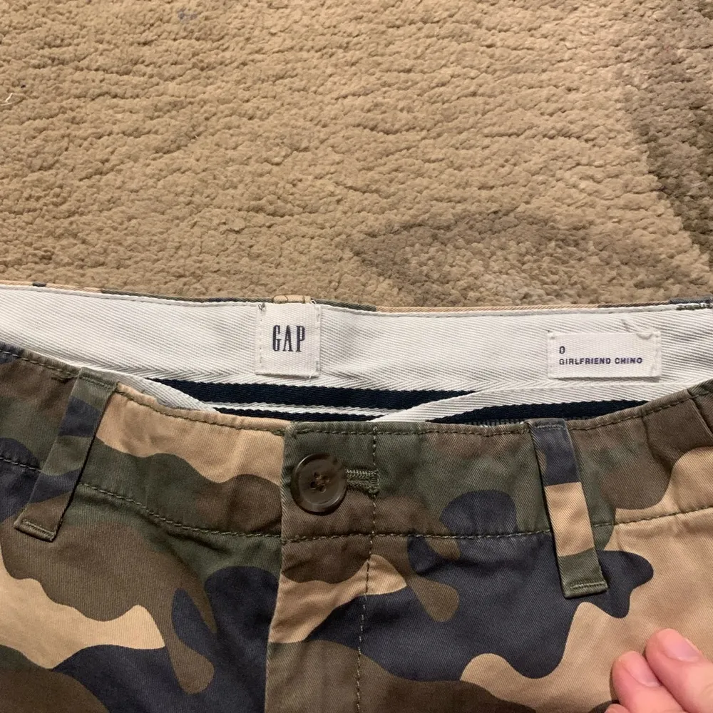 the gap boyfriend chinos size 0 - Image 2