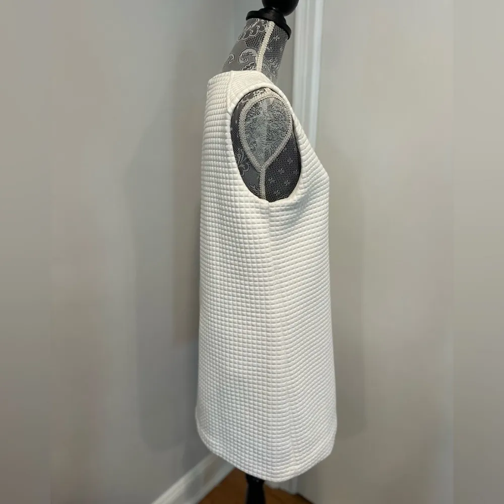 Willi Smith. Large. White Quilted.  Small Square check pattern. Sleeveless Dress - Image 14