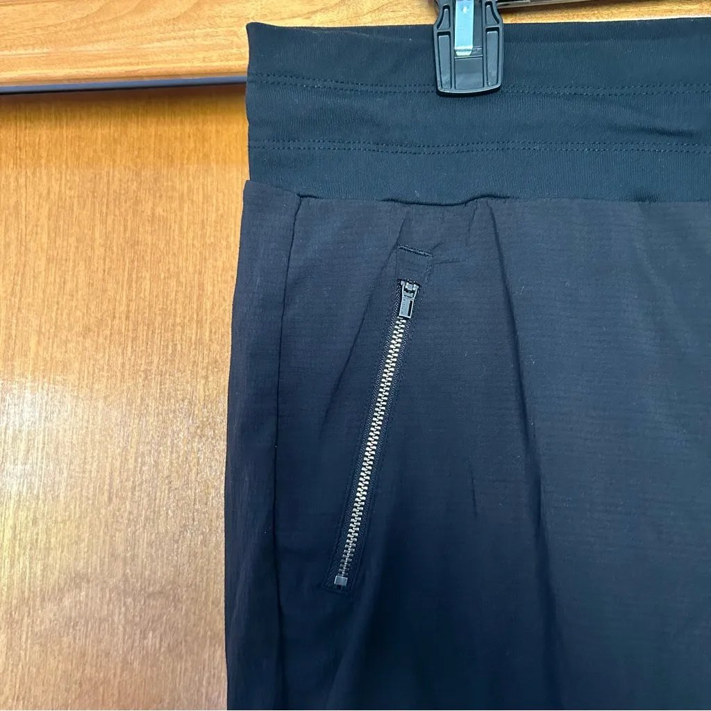 Athleta Trekkie North Crop Joggers in Black Size 16 Outdoor Hiking Gorpcore - Image 5