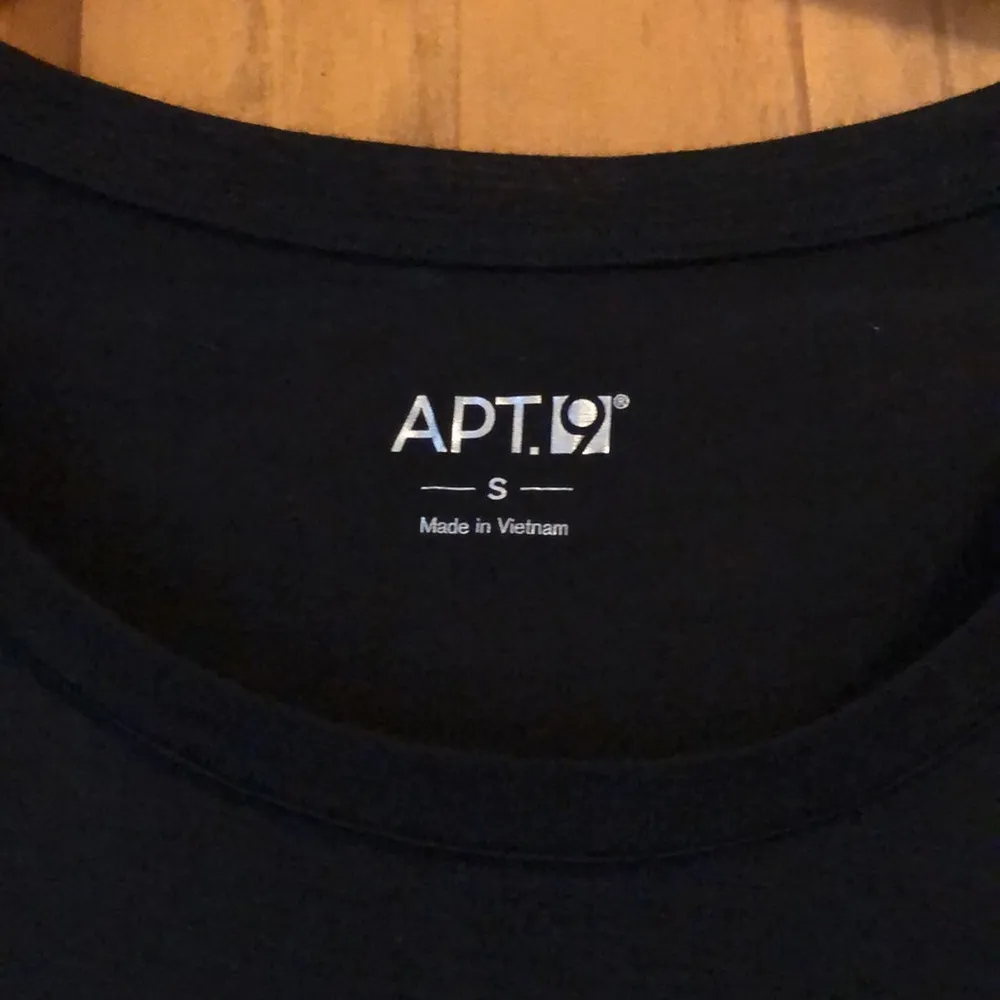 NWT Apt. 9 Will Work For Shoes Tee Small - Image 4