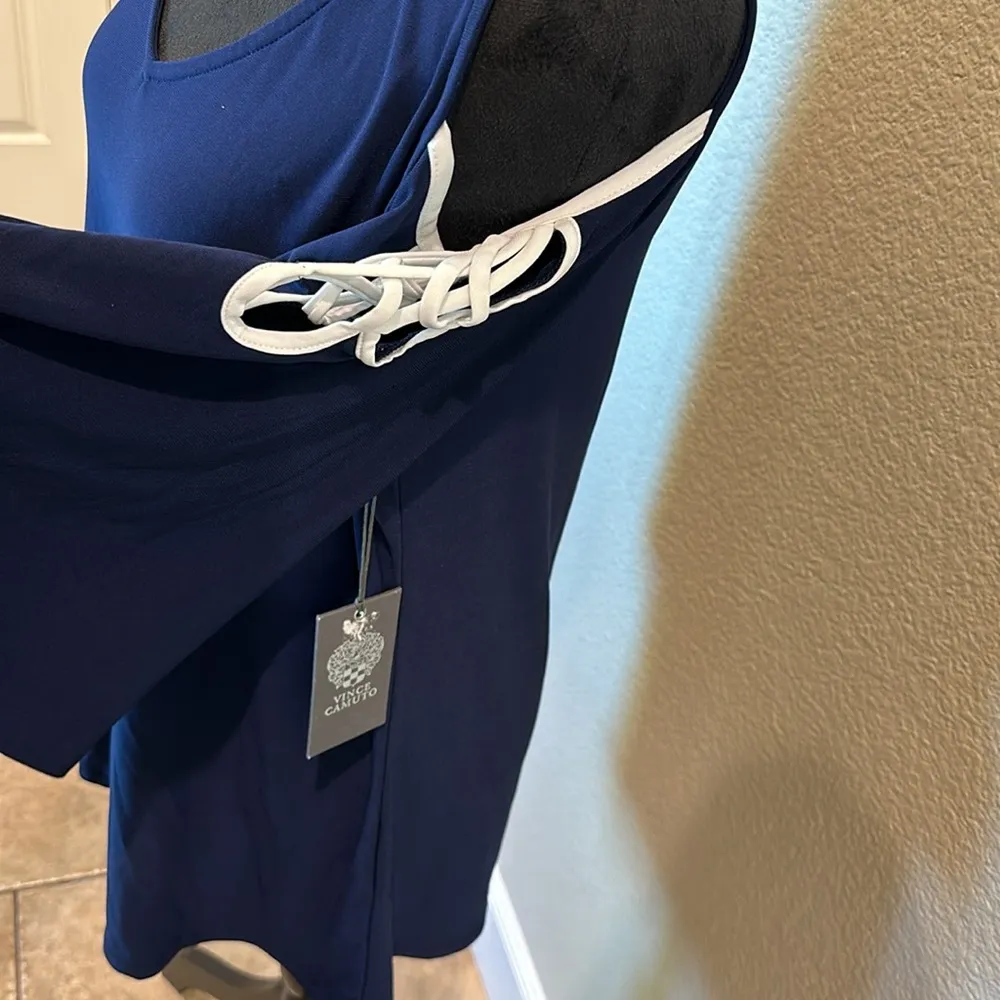 NWT Vince Camuto cold shoulder V-Neck Blouse - Image 4