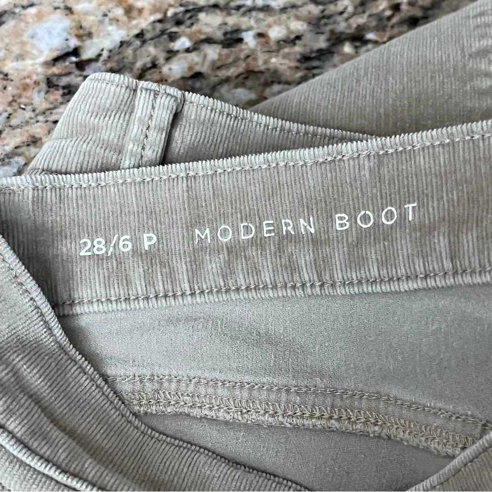 LOFT Beige Corduroy Modern Boot Pants Womens 28 / 6 Coastal Preppy Granola Soft - Image 7