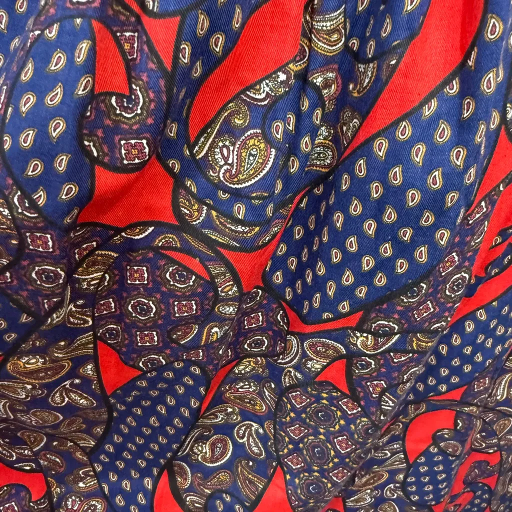 Vintage Elegant Red and Blue Patterned Skirt Size M - Image 4