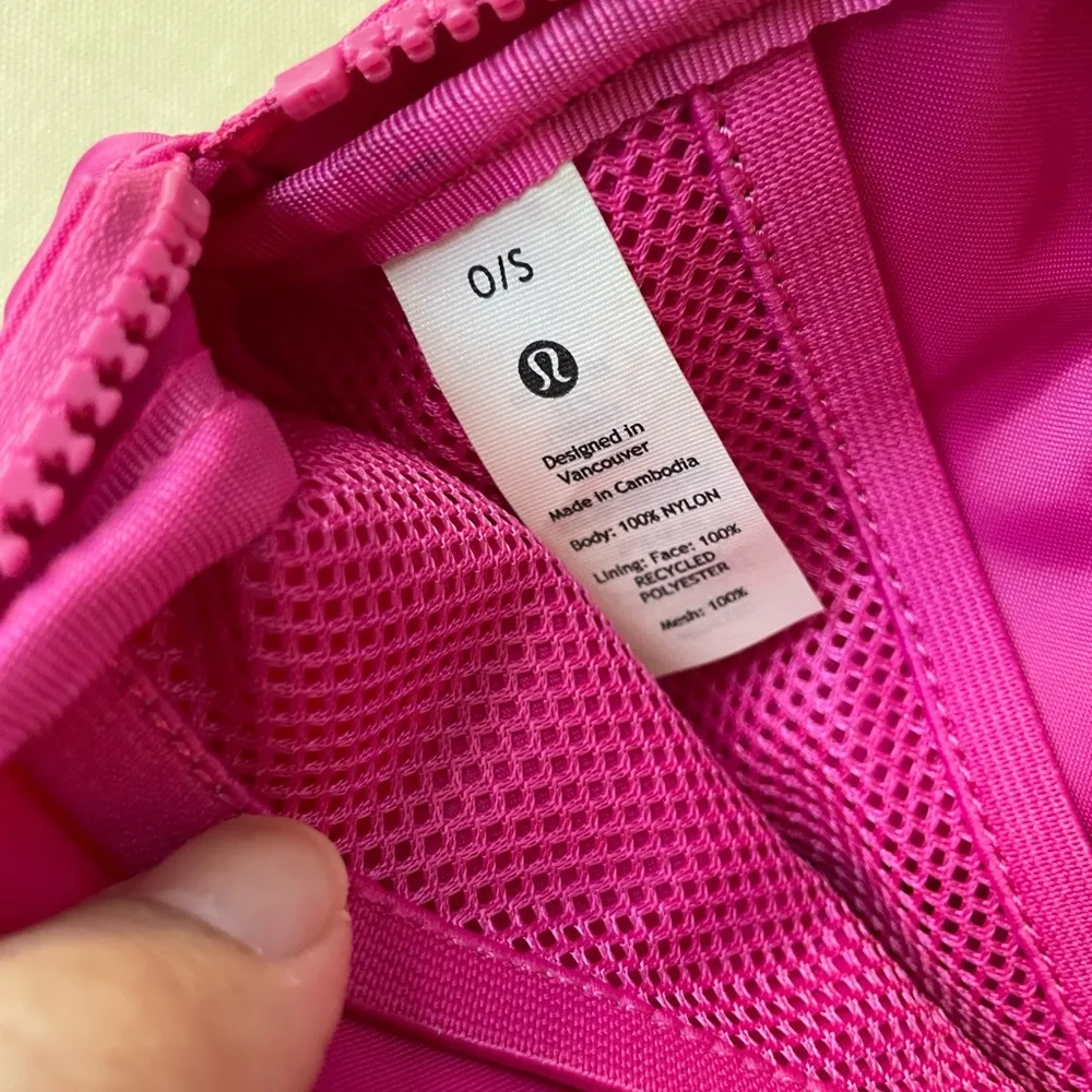 everywhere belt bag 1L sonic pink - Image 9