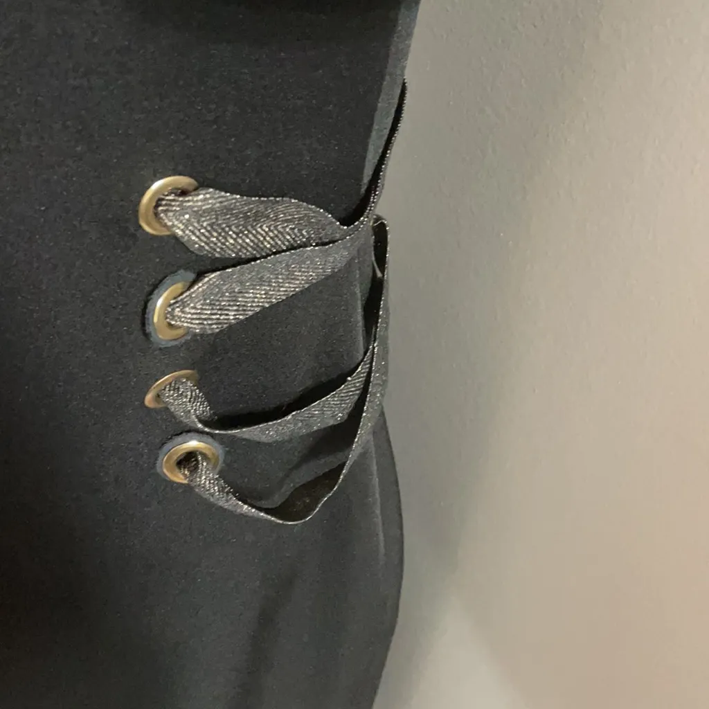 Like new condition Figure flattering black dress Size 10 - Image 6