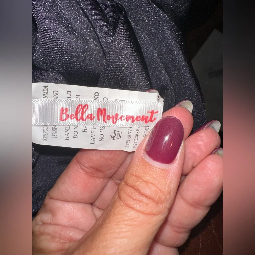 EUC Black/ dark gray satin Skinny leggings with a V cut waist and RUGE back Black Size M - Image 6