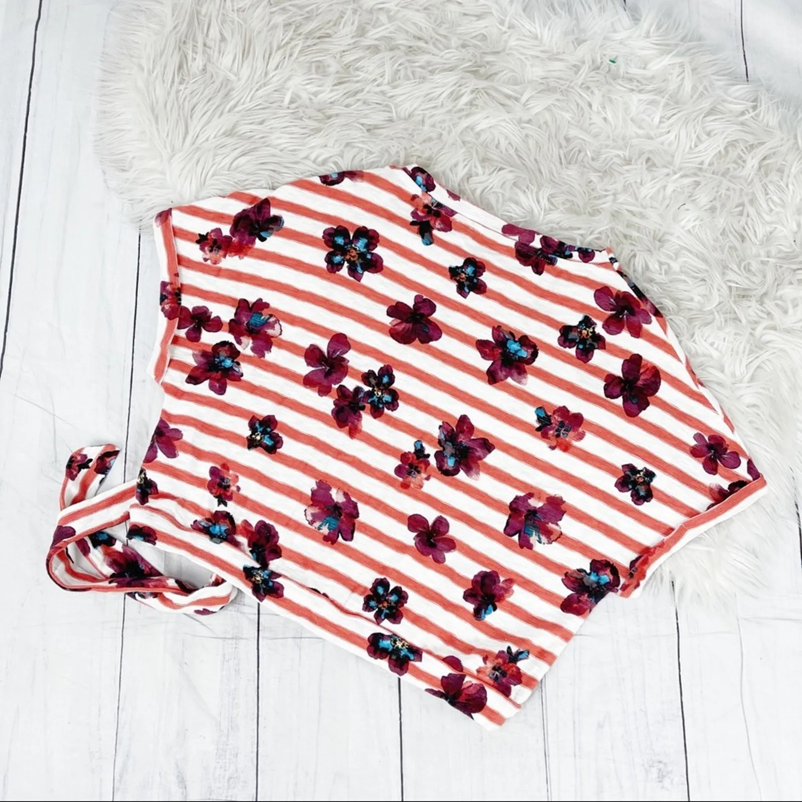 Anthropologie Women's Postmark Striped‎ Floral Red Side Tie Top Size Small - Image 5