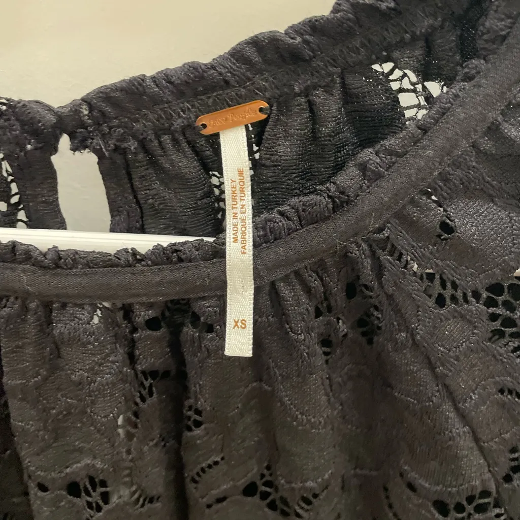 Free People  bundle- three long sleeves - Image 9