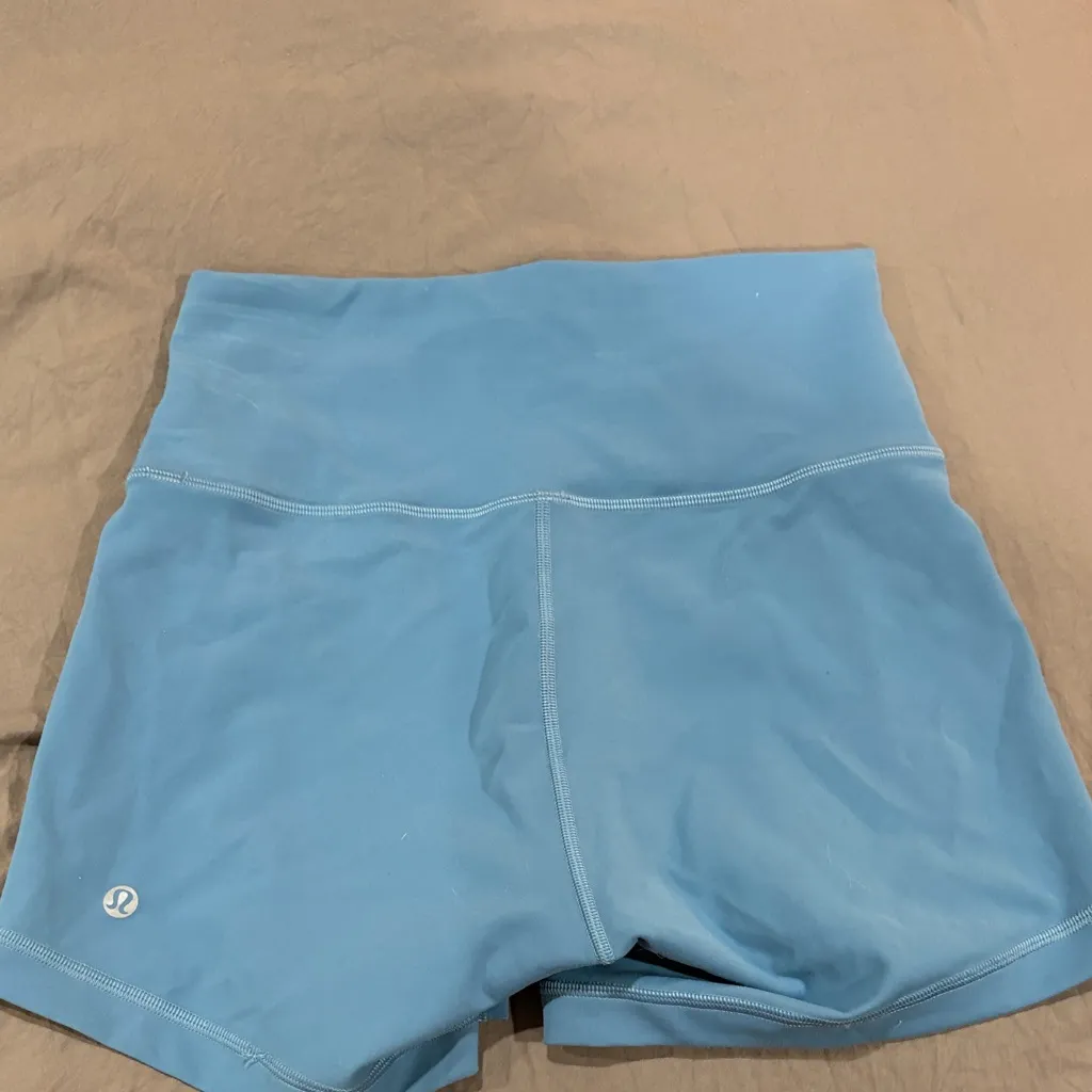 Lululemon 2.5” Wunder Train Biker Shorts - Image 2