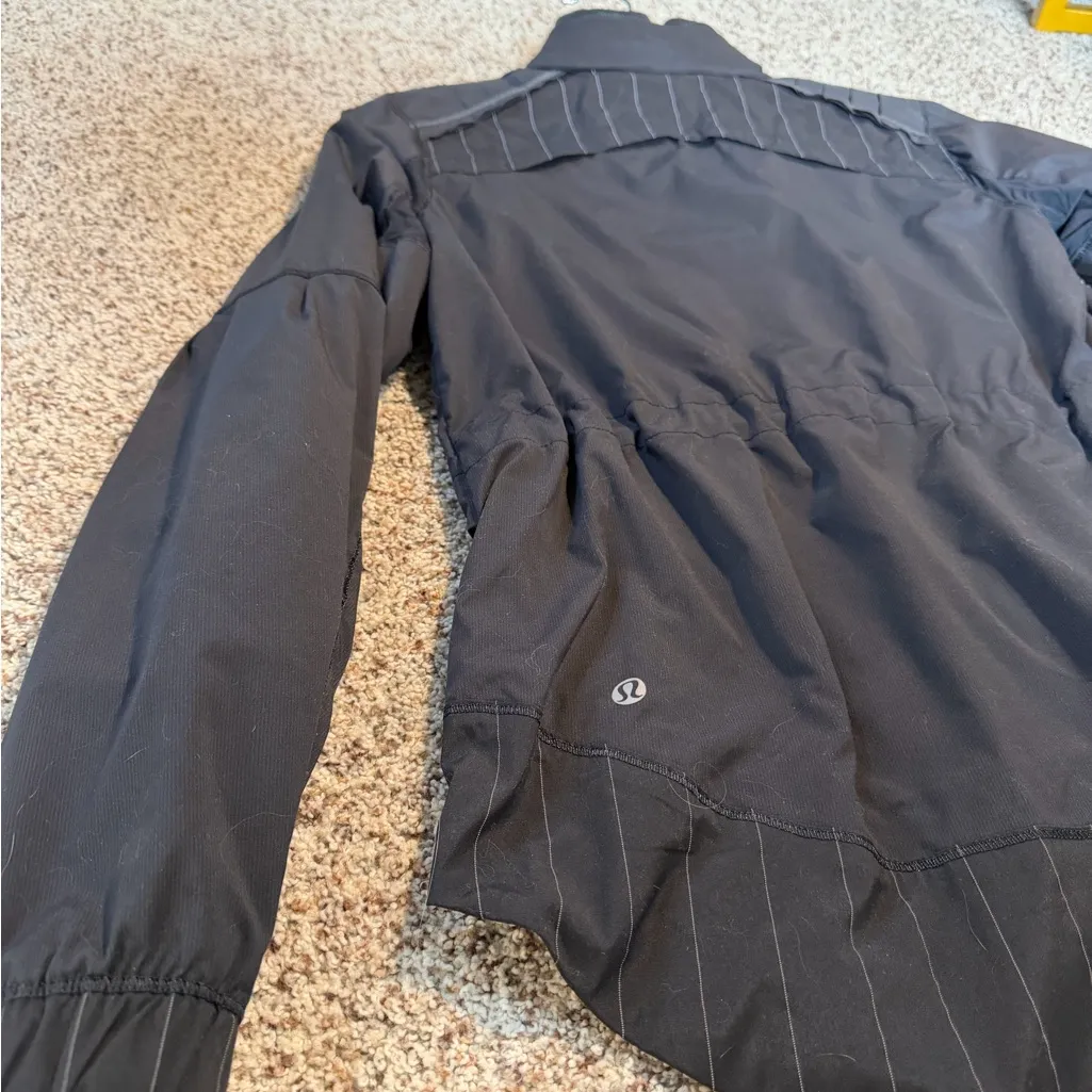 Lululemon  Jacket for Women - fits like a small or a 4 - Image 5