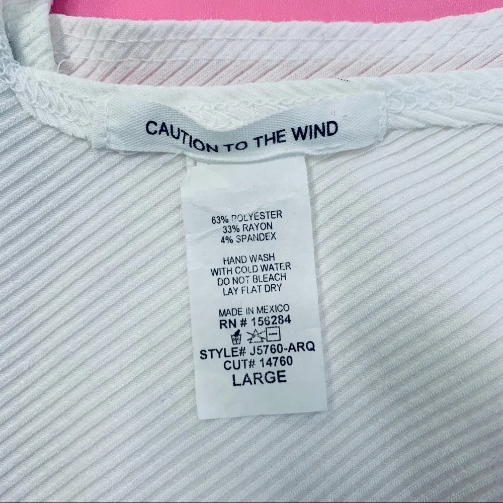 Caution to the Wind Cream Sleeveless Top Size L - Image 11