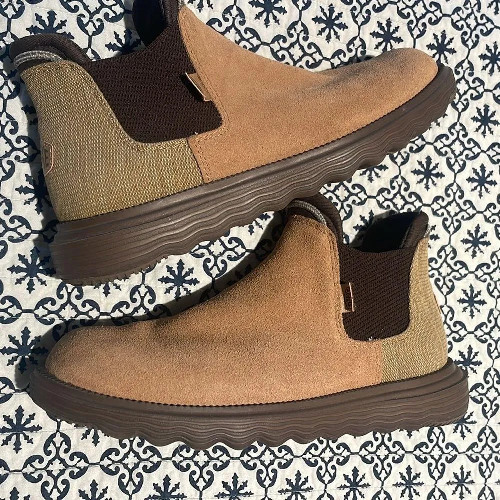 Hey Dude Women’s slip on  boots sz 9 - Image 2