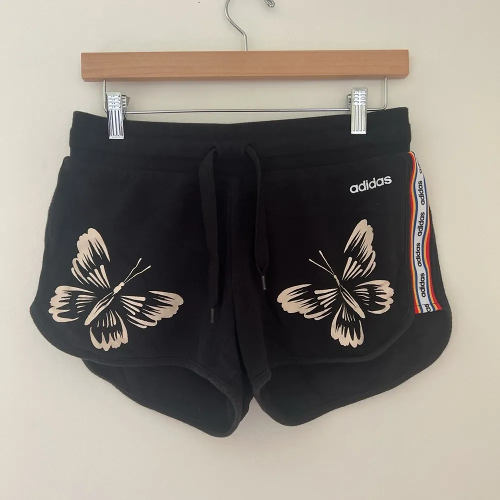 Adidas Women's Black Shorts with Butterfly Design - Image 2