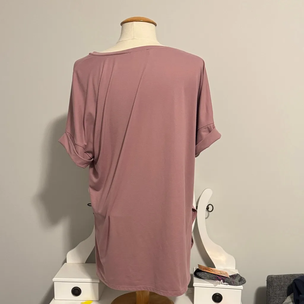 Zenana Outfitters Dusty Pink V-Neck Tee - Image 3