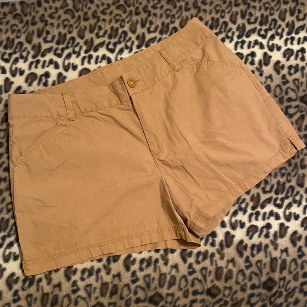 Columbia Shorts Women’s Size 16 Columbia Sportswear Women's Washed Out Shorts 4” - Image 2