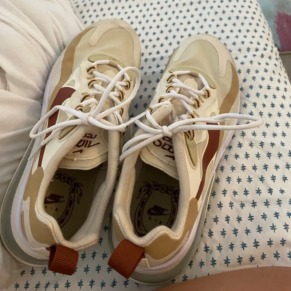 Nike Air Max 270 React - Image 2