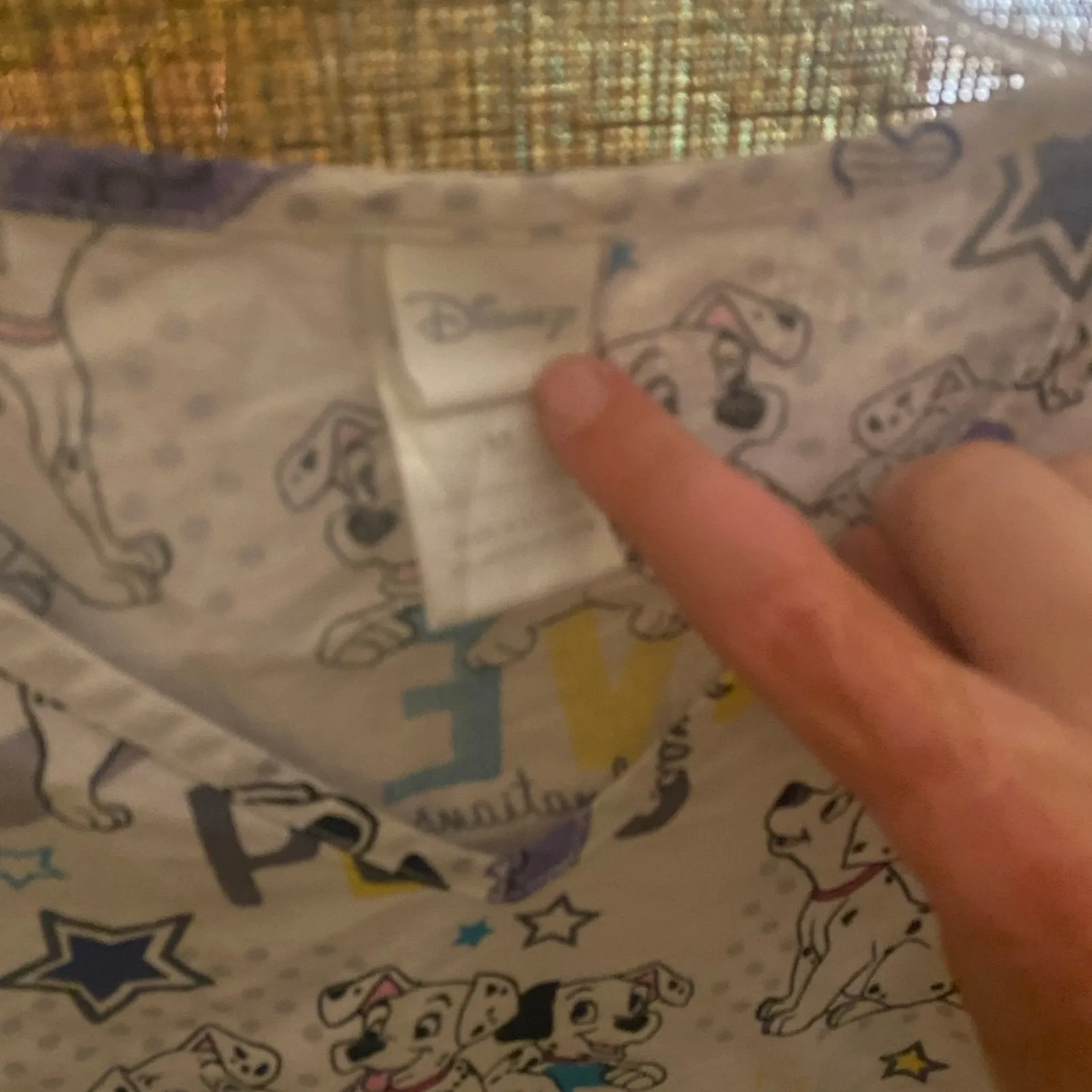 Disney 101 Dalmatian scub top size medium - Image 5