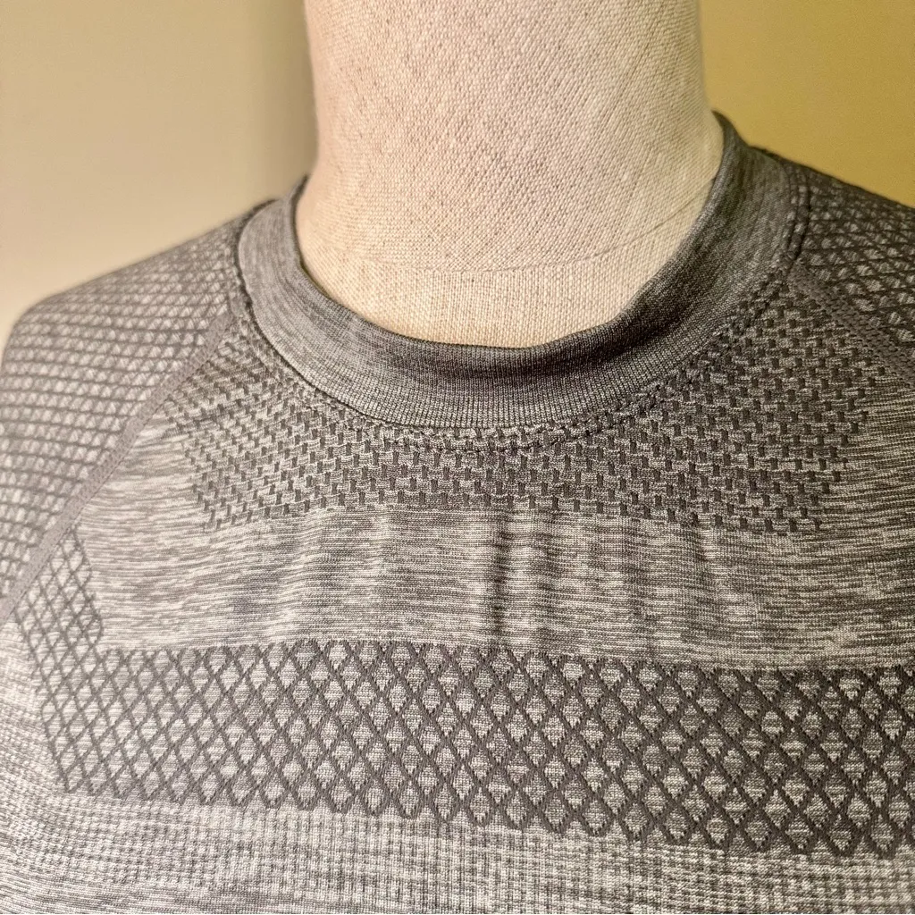 Gilly Hicks Women’s Short Sleeve T-shirt Gray XS EUC Activewear Athleisure Gym - Image 6