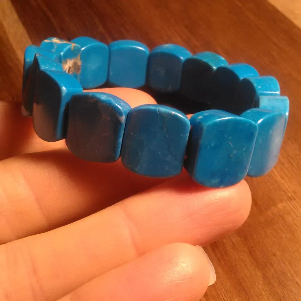 Magnesite Turquoise Puffy Dome Beaded Stretch Bracelet - Image 6