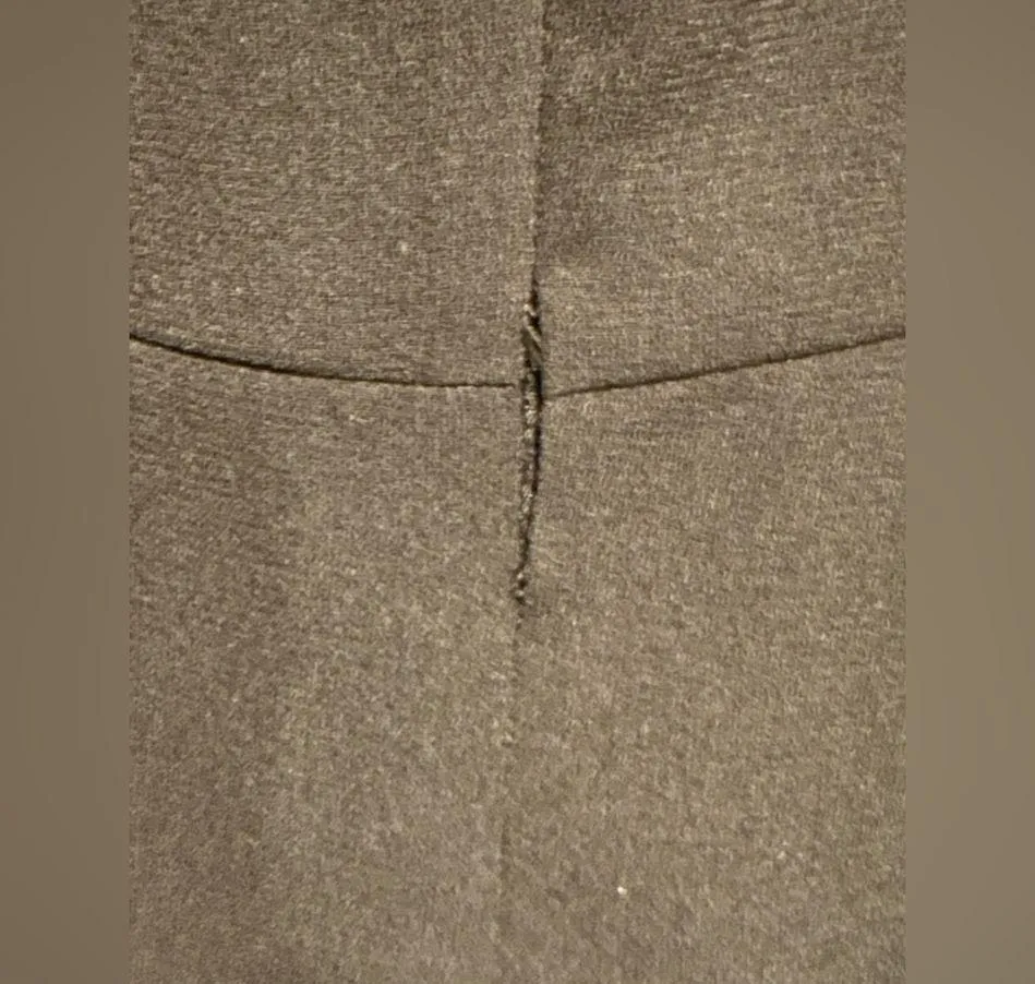 Black Sequence Dress SZ. 8 Has Little unstitch In Back Last… - Image 10