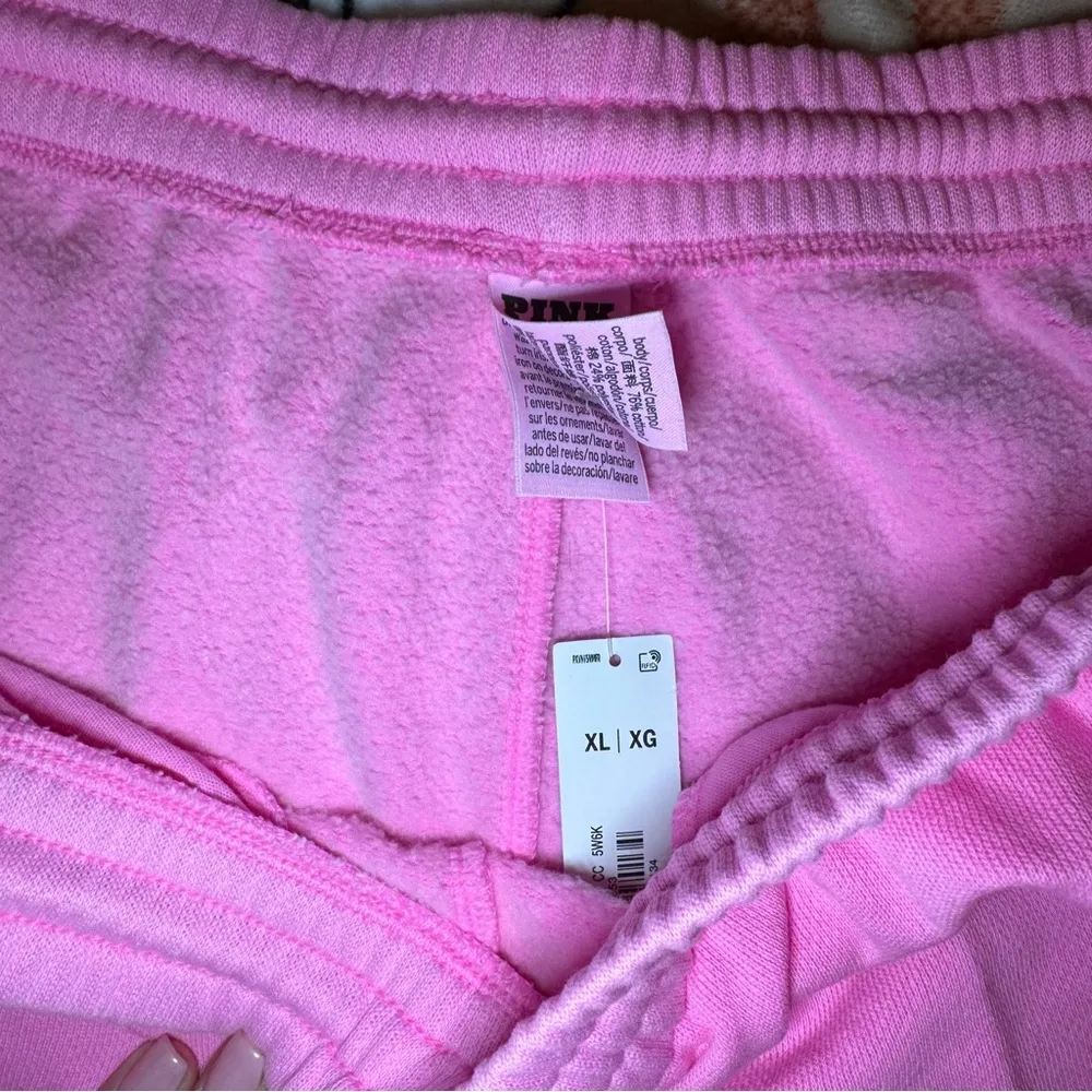 Victoria’s Secret ivy fleece curved hem shorts - Image 3