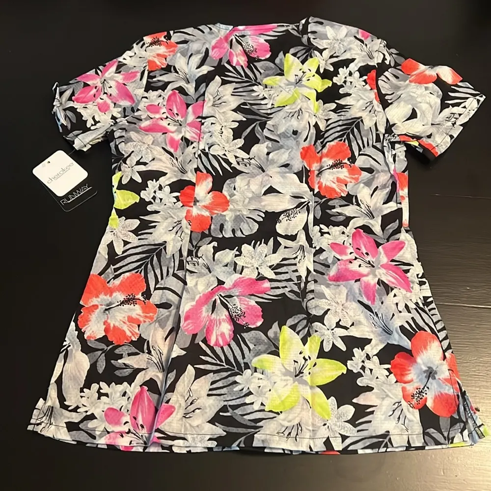 Cherokee runway scrub top - Image 6