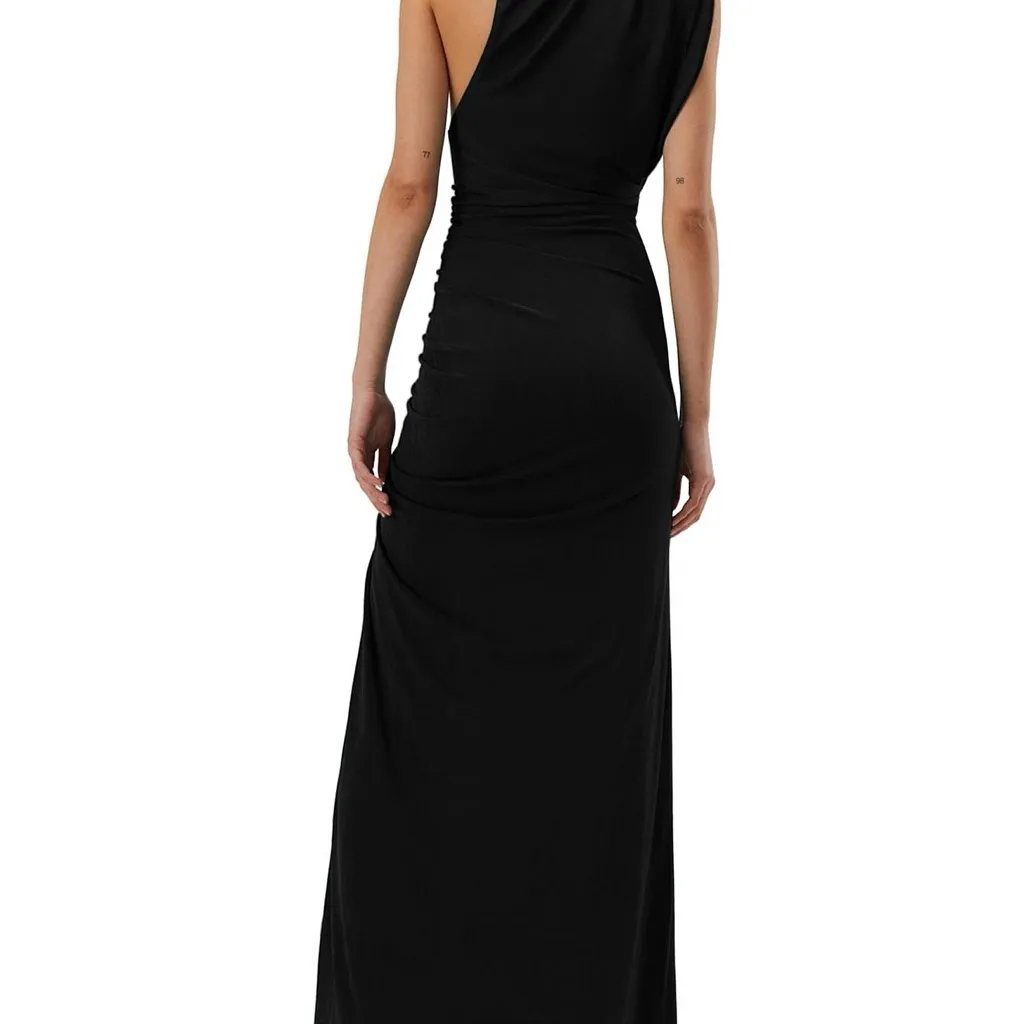MISHA
CHANTRIA SLINKY ONE SHOULDER SIDE SPLIT DETAIL GOWN IN BLACK Size XXS - Image 3
