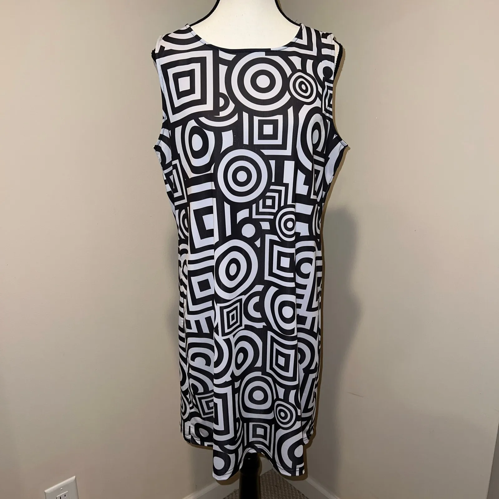 Aryeh Geometric Black White Sleeveless A-Line Skimmer Dress  Wrinkle Free Size L - Image 4