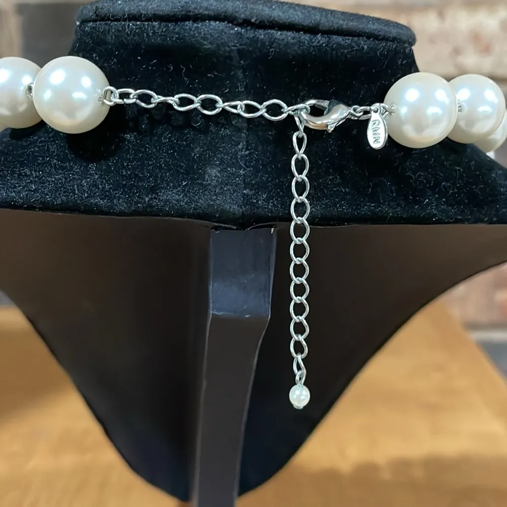 Roman Faux Pearl and rhinestone vintage necklace White - Image 5