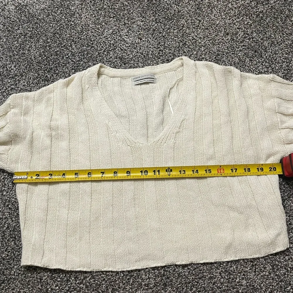 cream v neck ribbed long sleeve cropped sweater petite S - Image 10