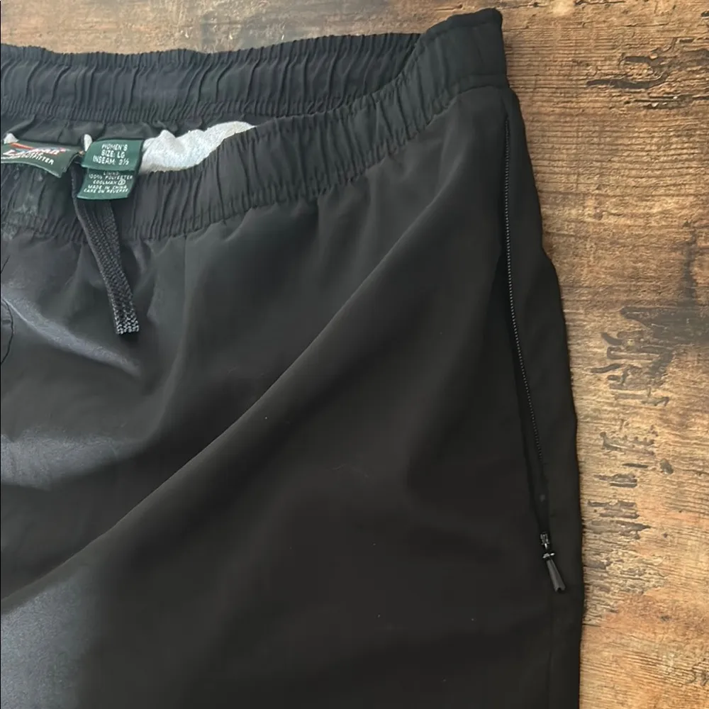 L.L. Bean Woman’s Black Shorts size Large - Image 3