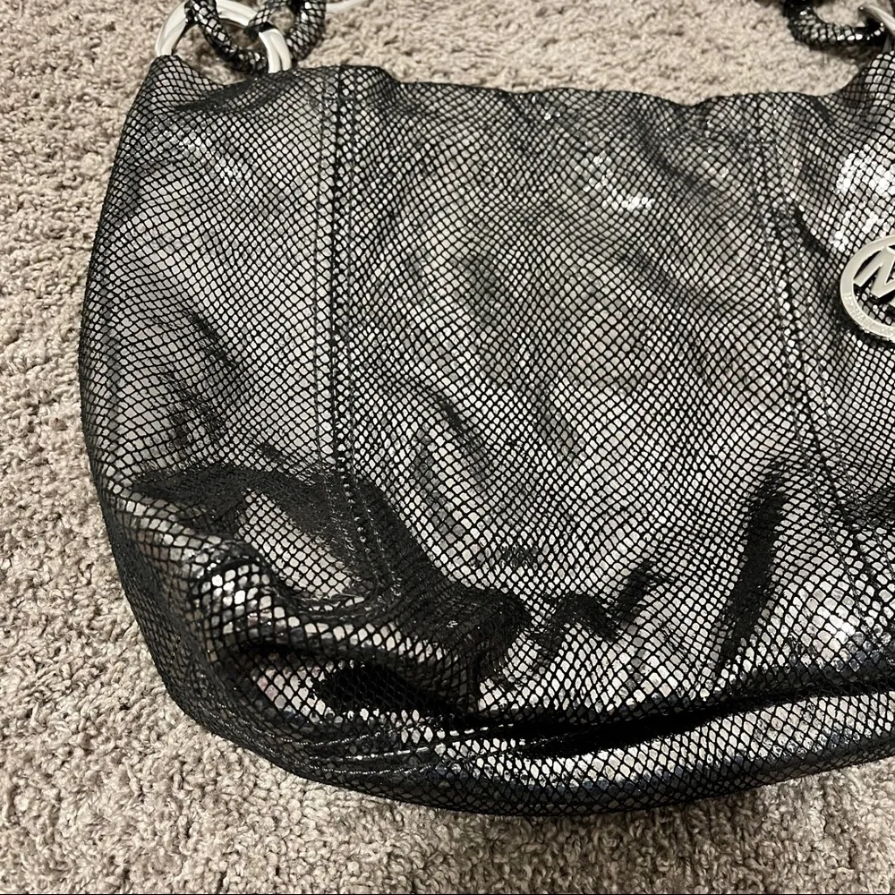 Michael Kors Silver Shiny Shoulder Bag Purse - Image 5